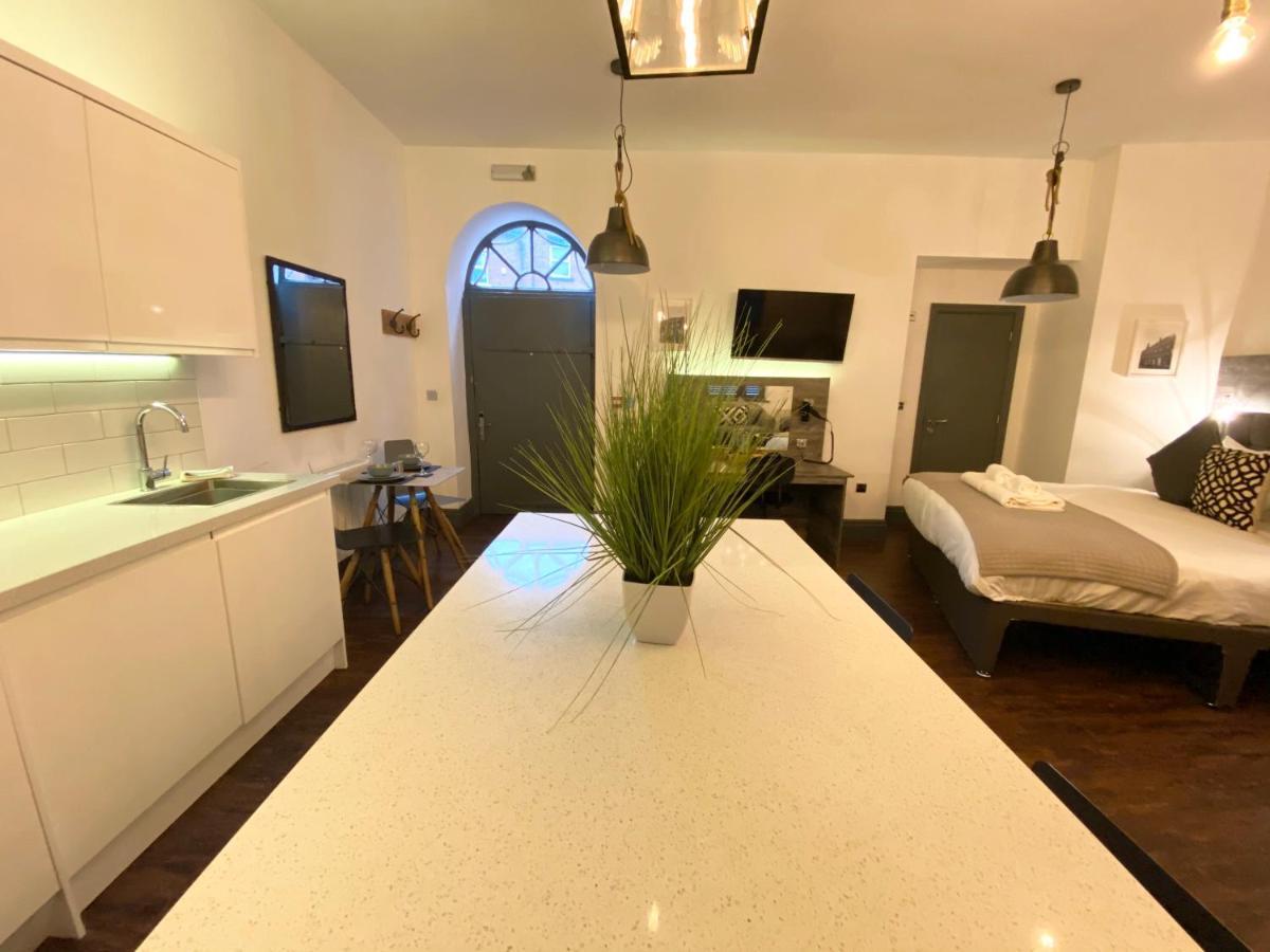 Studio At The Coach House Apartments Leeds  Luaran gambar
